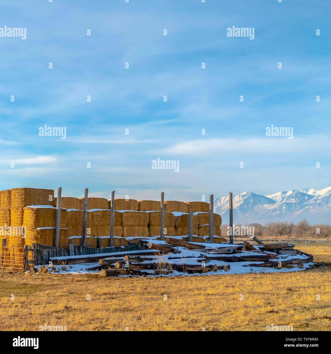 Farm Square Haystack Square haystack in field rural High Resolution Stock Photography and ...