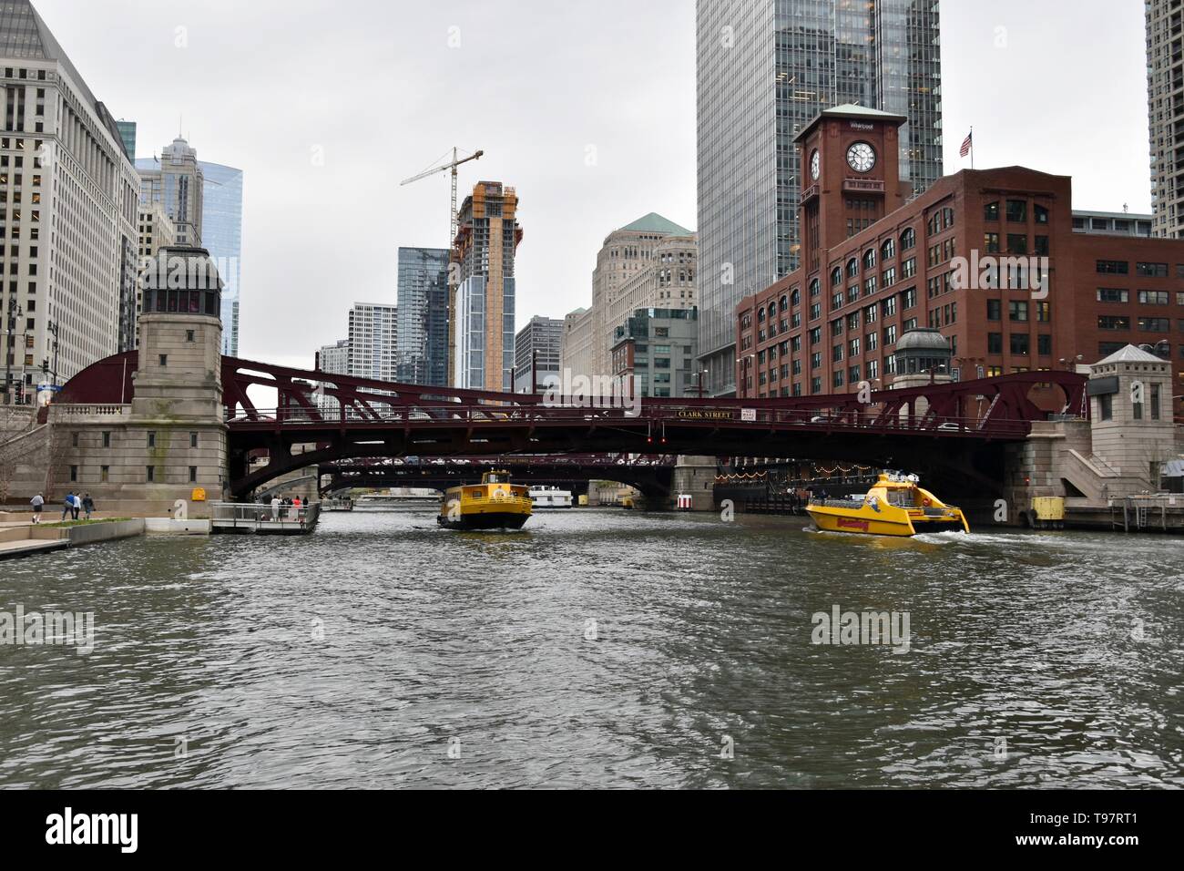 Chicago riverwalk side river hi-res stock photography and images - Alamy
