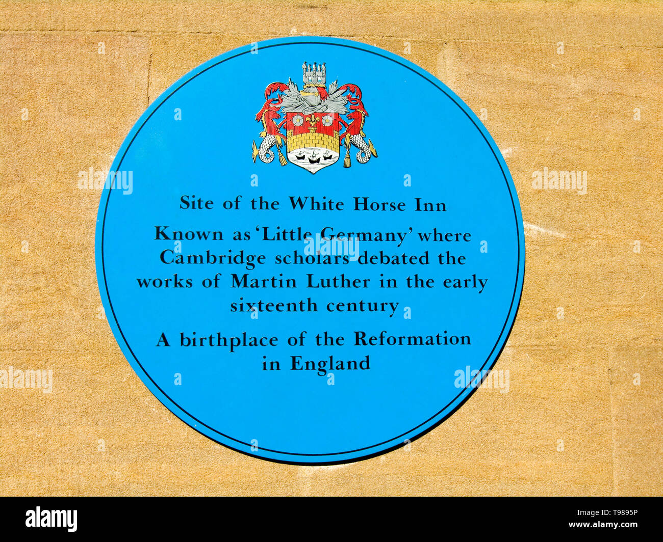 Blue plaque marking site of White Horse Inn Stock Photo