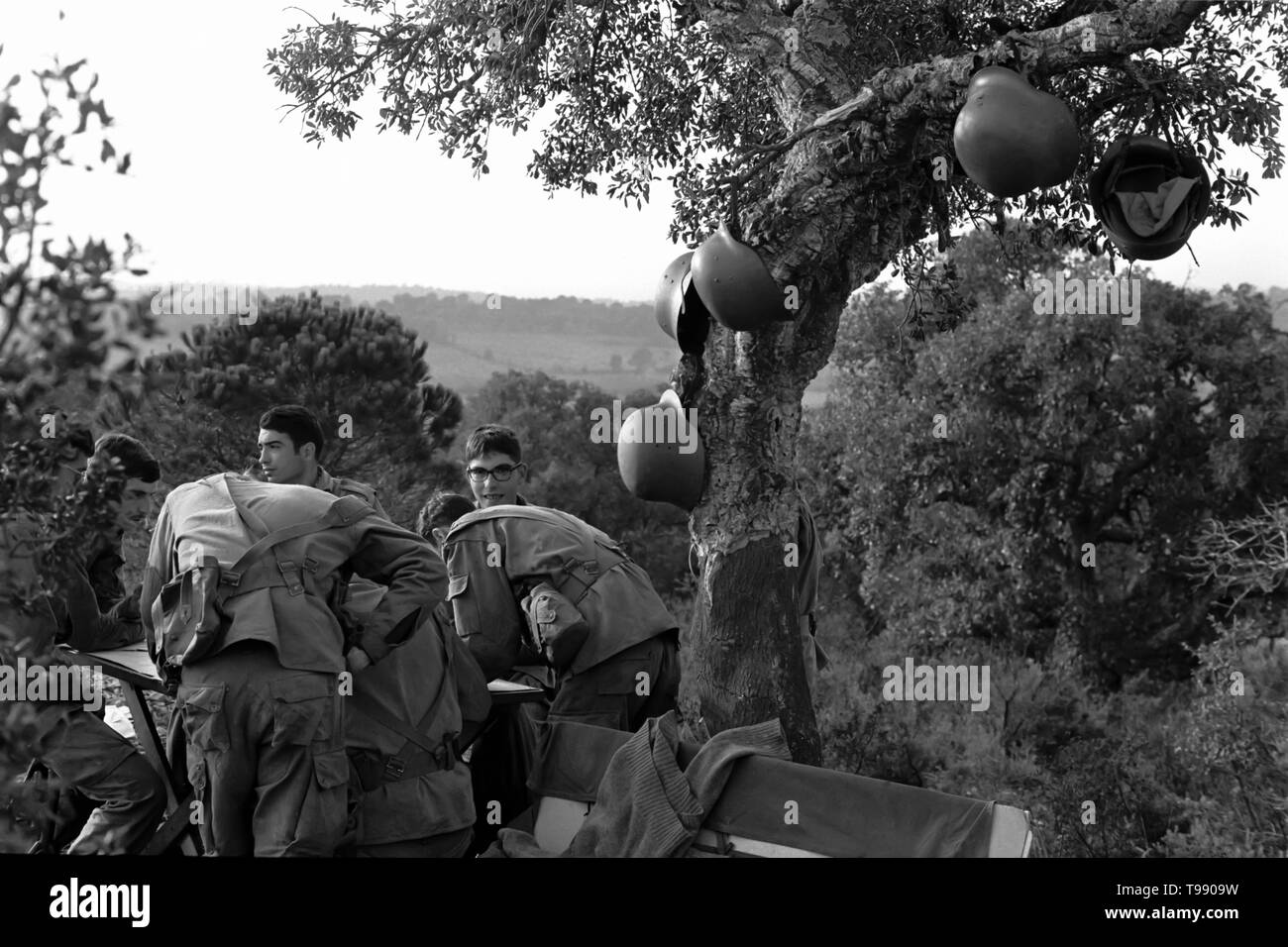 Ejército, servicio militar. Maniobras en Lluçanes, Barcelona. Años 70. Stock Photo