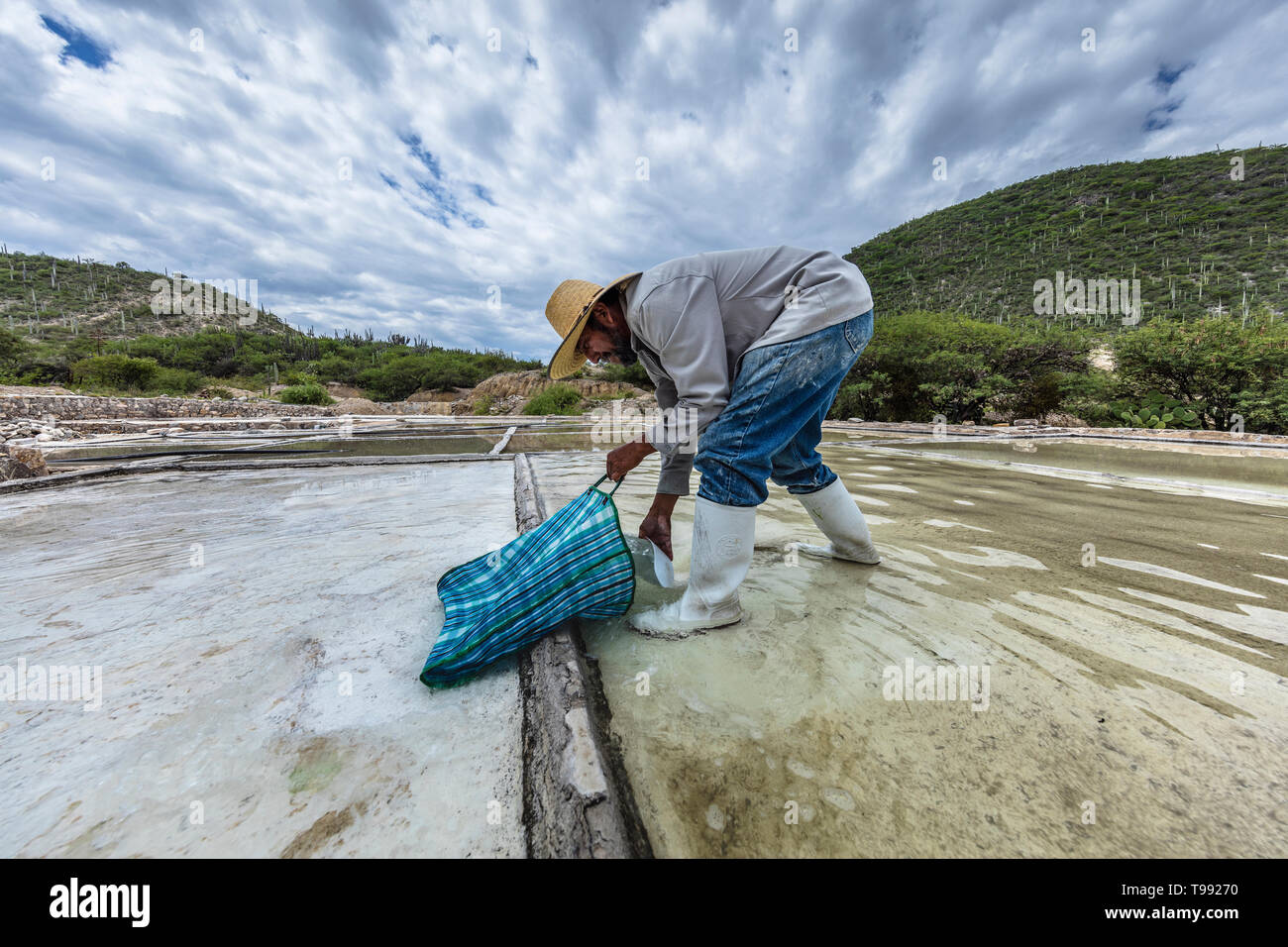 Traditional Salt making in the vally of Zapotitlan in Tehuacan City, Mexico Stock Photo