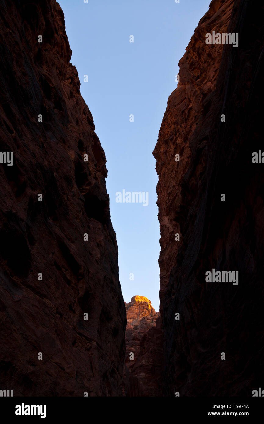 Canyon de petra siq hi-res stock photography and images - Alamy