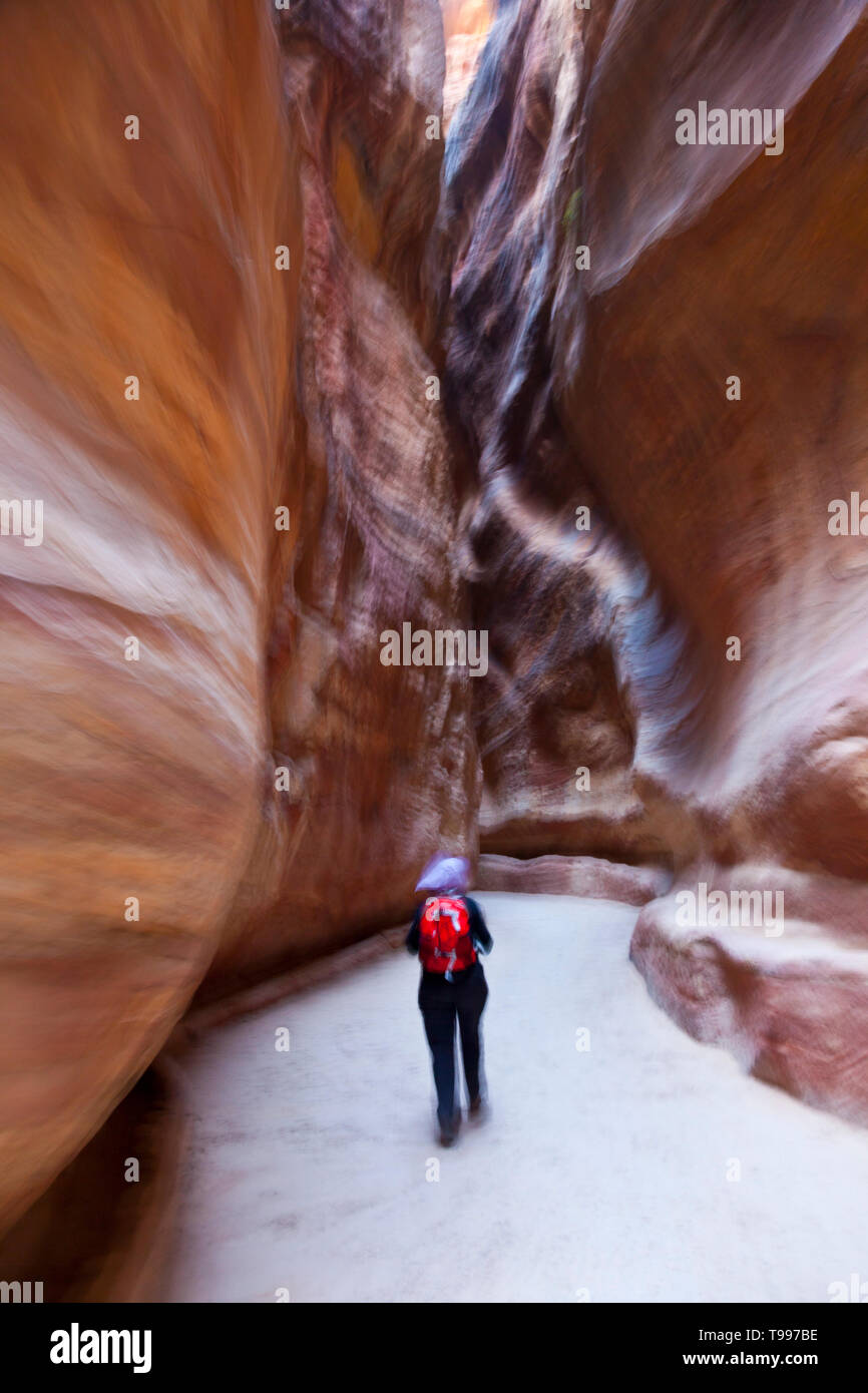 Canyon de petra siq hi-res stock photography and images - Alamy