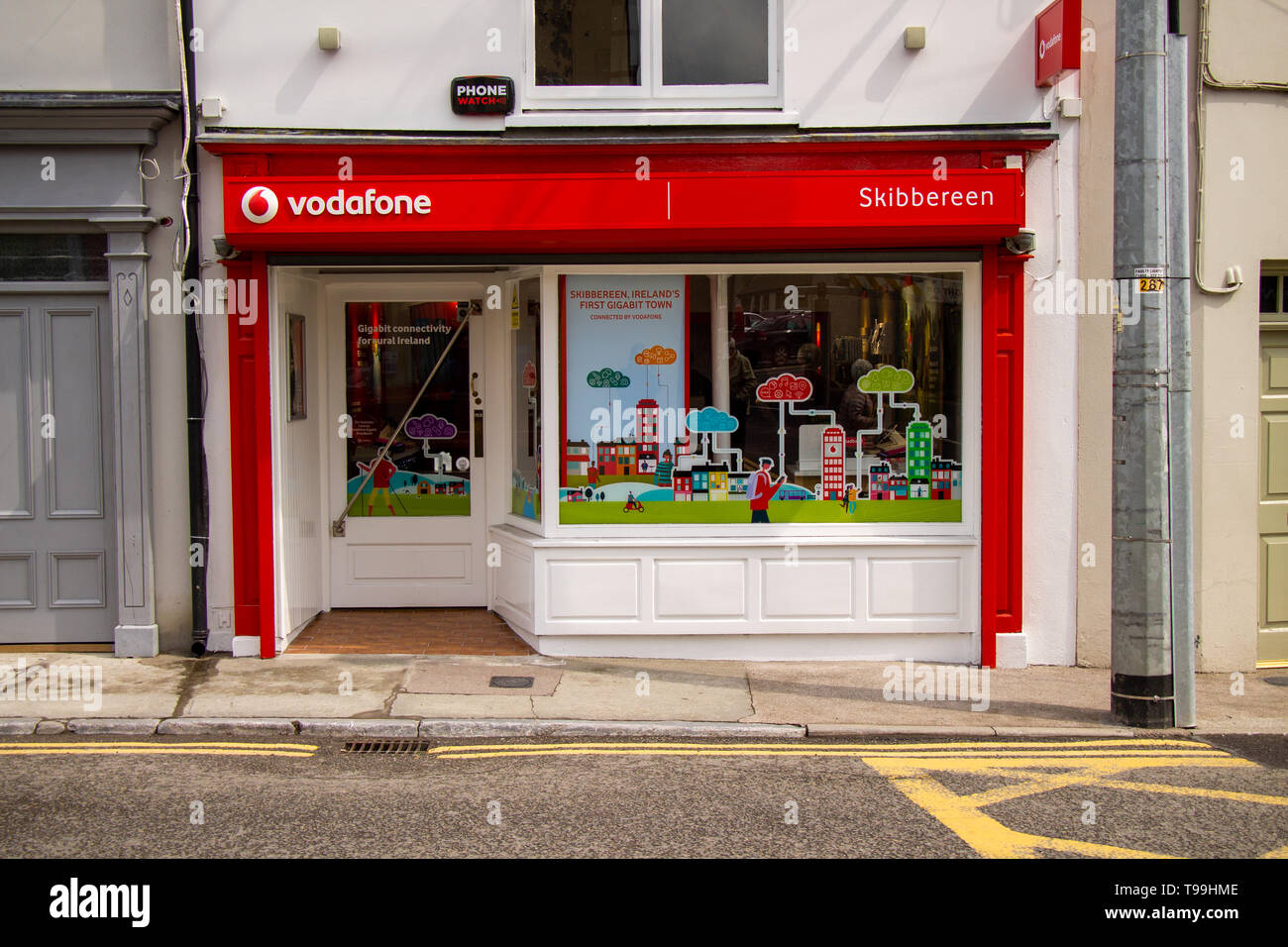 Vodafone mobile phone shop in Skibbereen Ireland Stock Photo