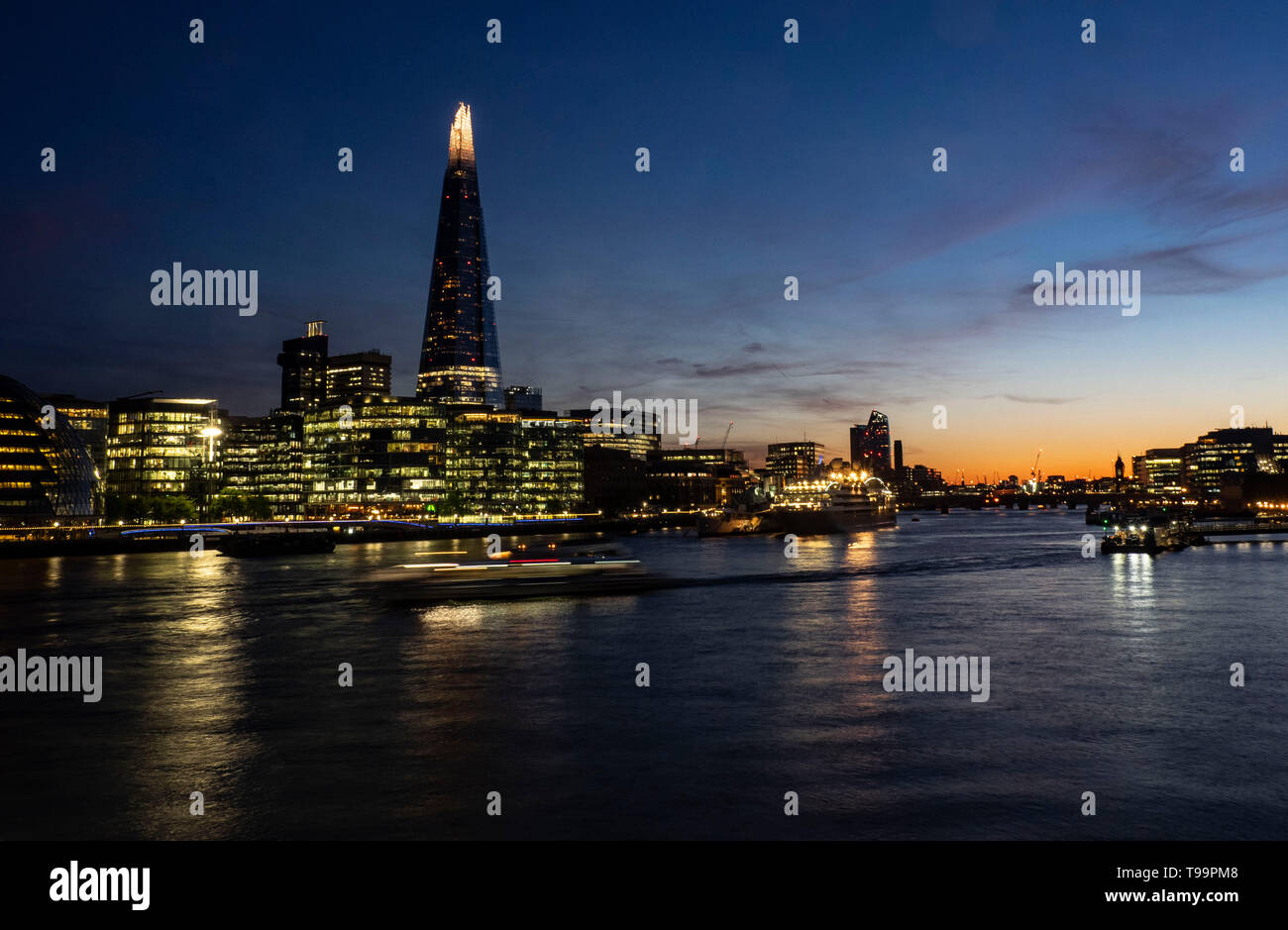 London landscape on Tamigi in the night Stock Photo
