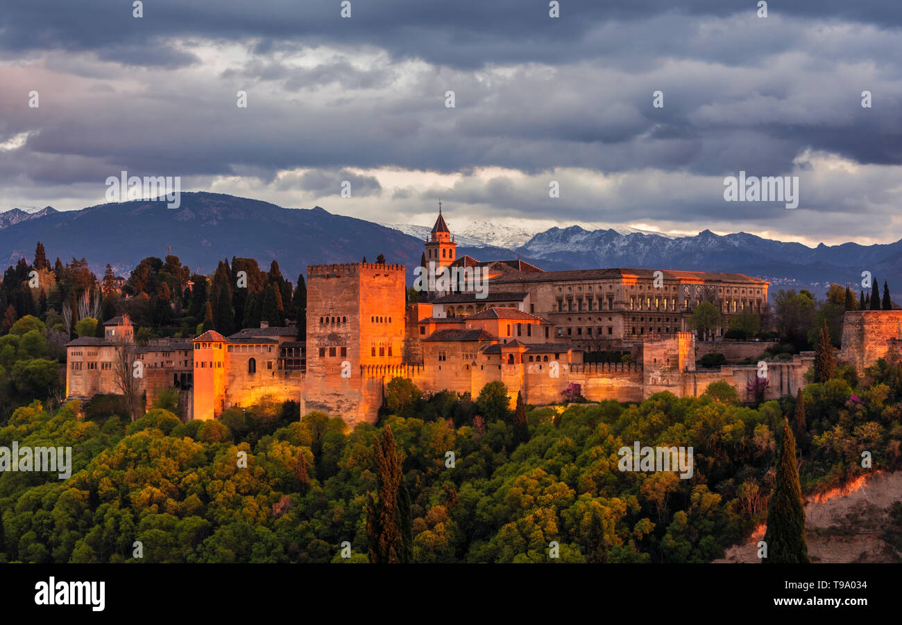 Alhambra During Sunset Seen From Mirador San Nicolas Stock Photo Alamy