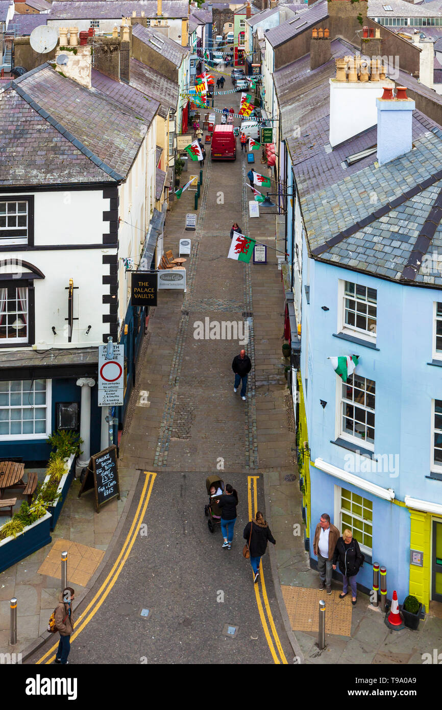 Caernarfon shops hires stock photography and images Alamy