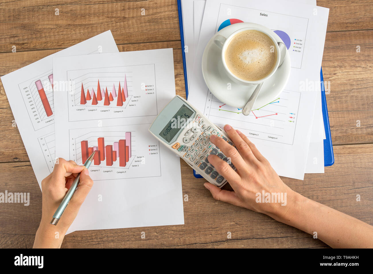 Anaylsing hi-res stock photography and images - Alamy