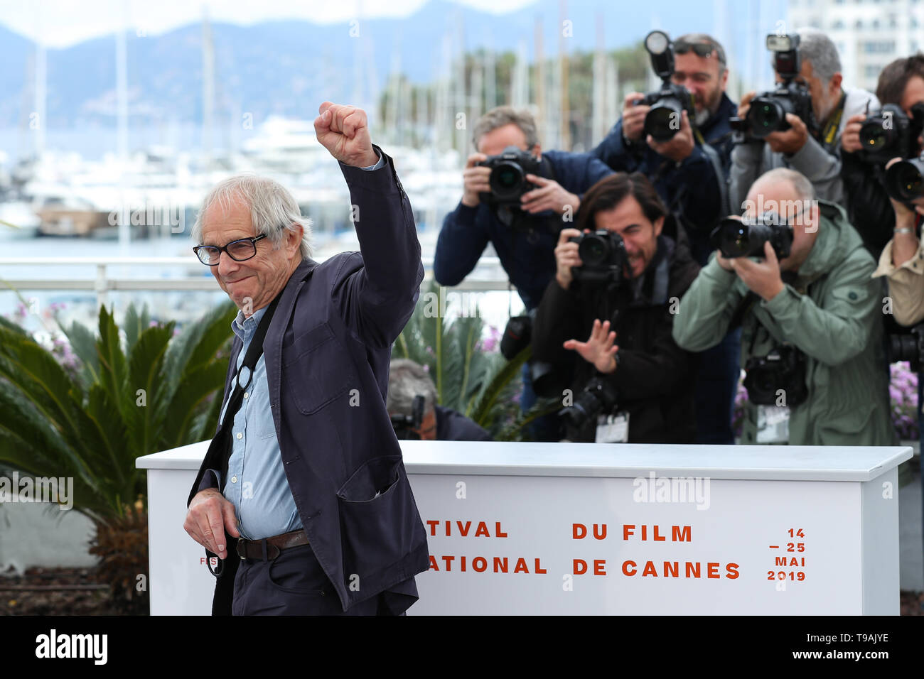 Cannes, France. 17th May, 2019. Director Ken Loach poses during a photocall for the film 'Sorry We Missed You' at the 72nd Cannes Film Festival in Cannes, France, May 17, 2019. British director Ken Loach's film 'Sorry We Missed You' will compete for the Palme d'Or with other 20 feature films during the 72nd Cannes Film Festival which is held from May 14 to 25. Credit: Zhang Cheng/Xinhua/Alamy Live News Stock Photo