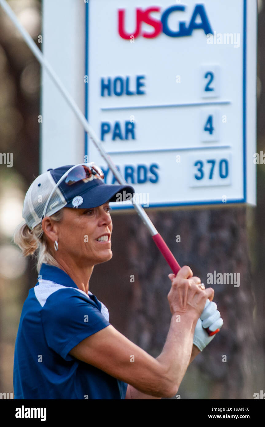 Southern Pines, North Carolina, USA. 17th May, 2019. May 17, 2019 - Southern Pines, North Carolina, US - SUE GINTER of Jupiter, Florida plays her shot from the second tee during the second round of the USGA's 2nd U.S. Senior Women's Open Championship at Pine Needles Lodge & Golf Club, May 17, 2019 in Southern Pines, North Carolina. This is the sixth USGA Championship at Pine Needles dating back to 1989. Credit: Timothy L. Hale/ZUMA Wire/Alamy Live News Stock Photo