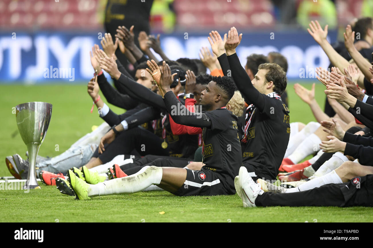 Copenhagen, Denmark. 17th May, 2019. Players from FC Midtjylland win the soccer Cup Final after extended time and penalty shootout against Brondby IF in Telia Parken, Copenhagen, Denmark. Credit: Lars Moeller/ZUMA Wire/Alamy Live News Stock Photo