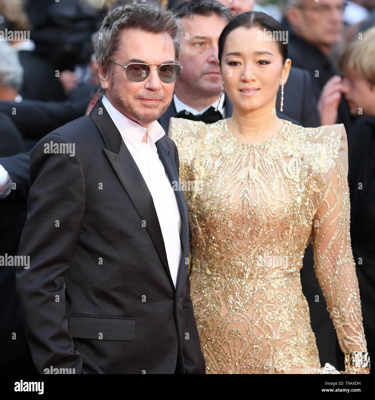 Cannes, France. 17th May, 2019. CANNES, FRANCE - MAY 17: Jean-Michel Jarre and Gong Li attends the screening of 'Pain And Glory (Dolor Y Gloria/ Douleur Et Gloire)' during the 72nd Cannes Film Festival ( Credit: Mickael Chavet/Alamy Live News Stock Photo