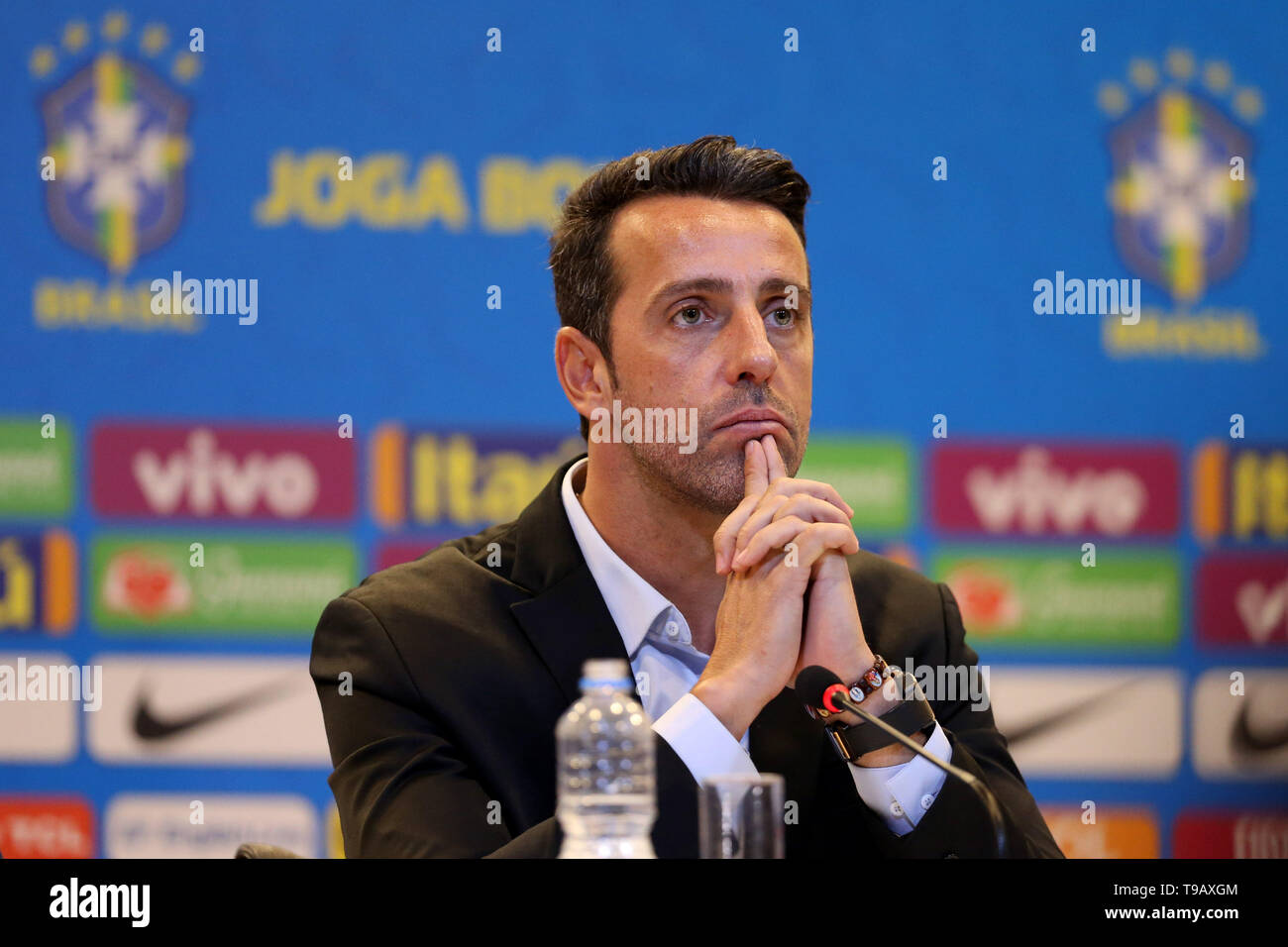 Rio De Janeiro, Brazil. 17th May, 2019. Edu Gaspar, general coordinator of the Brazilian national football team, reacts during a press conference to announce the list of the 23 players for the Copa America 2019 at the headquarter of CBF (Brazilian Football Confederation) in Rio de Janeiro, RJ, Brazil, on May 17, 2019. The tournament will be held from June 14 to July 7 in five cities in Brazil. Credit: Li Ming/Xinhua/Alamy Live News Stock Photo