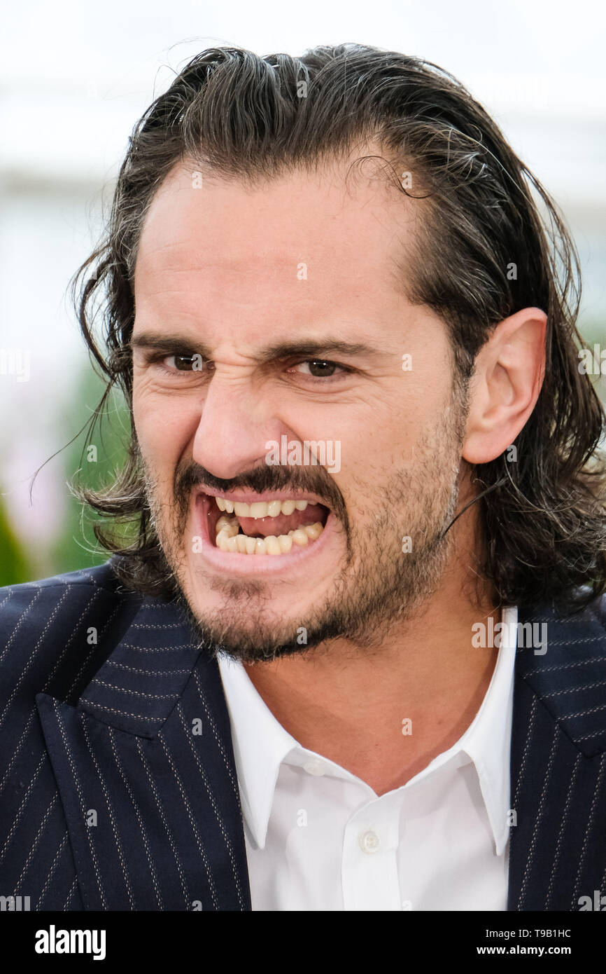 Asier Etxeandia poses at a photocall for  Pain and Glory (Dolor y gloria ) on Saturday 18 May 2019 at the 72nd Festival de Cannes, Palais des Festivals, Cannes. Pictured: Asier Etxeandia. Picture by Julie Edwards. Stock Photo