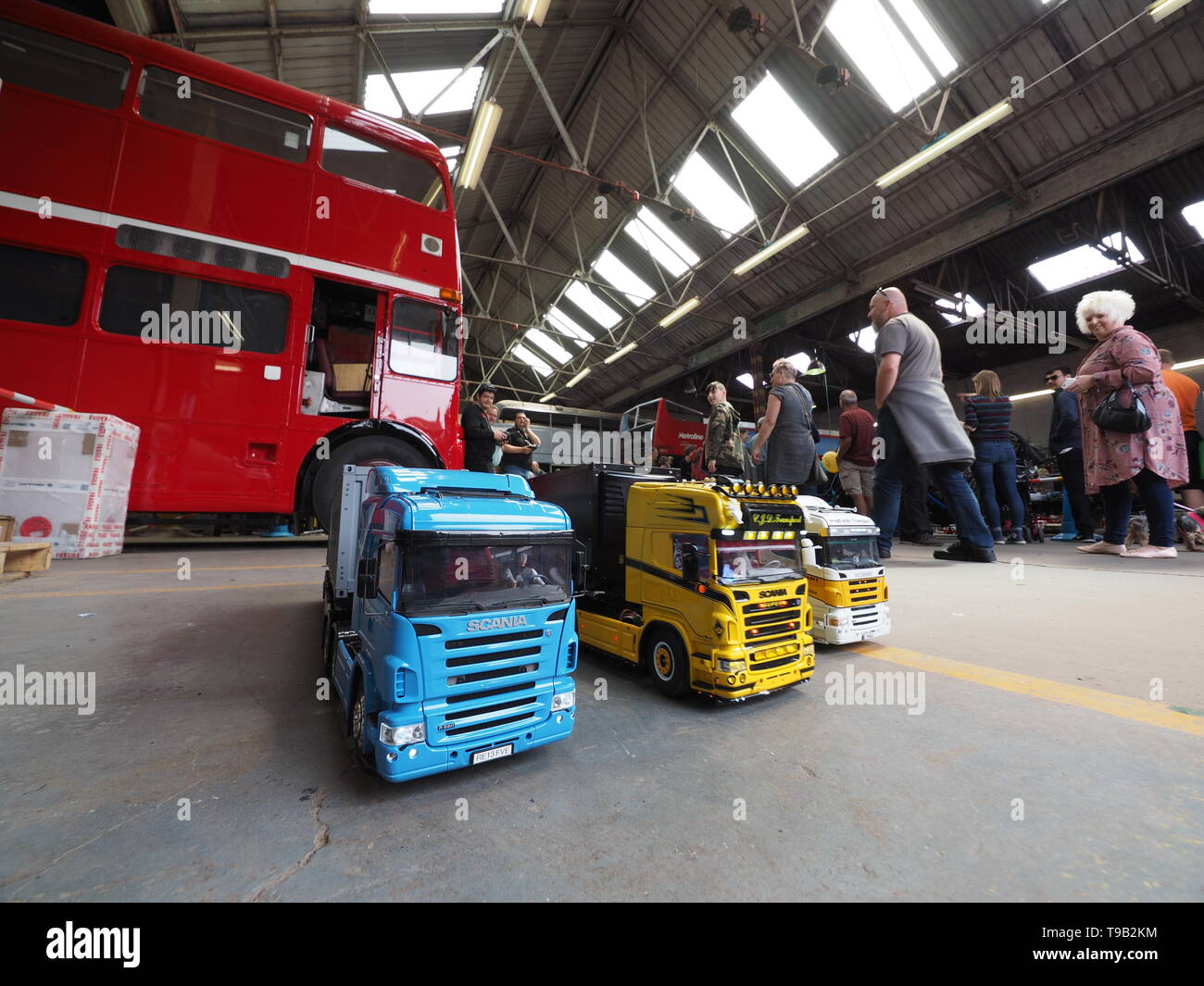 Faversham, Kent, UK. 18th May, 2019. 25th Faversham Transport Weekend: the first day of this annual transport festival show casing a range of vintage buses and commercial transport. Pic: miniature remote control trucks in a model world put on an enthralling display, which captivated both children and adults. Credit: James Bell/Alamy Live News Stock Photo