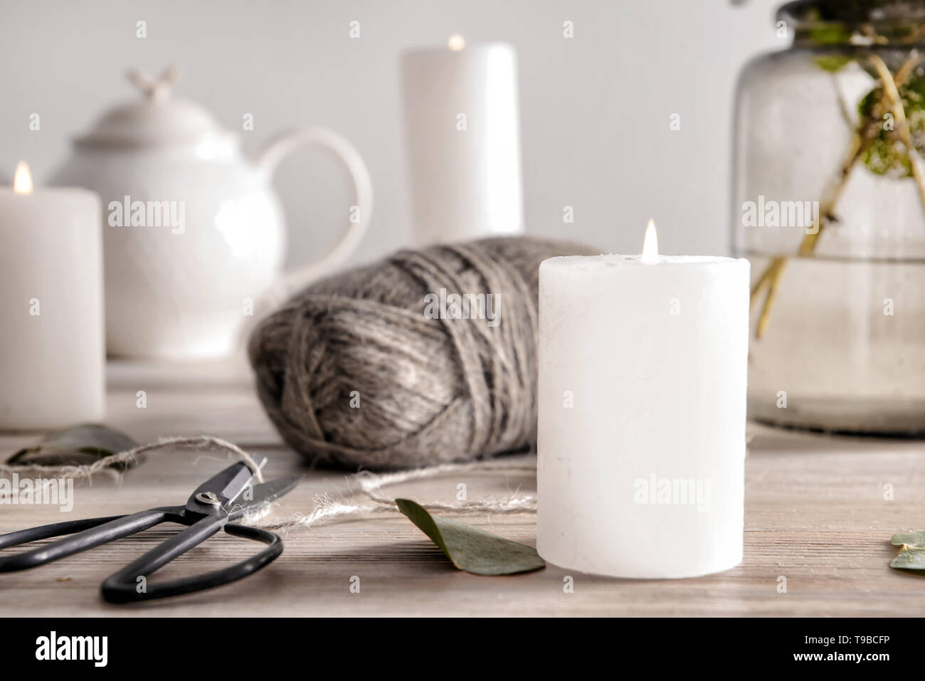 Candle scissors hi-res stock photography and images - Alamy