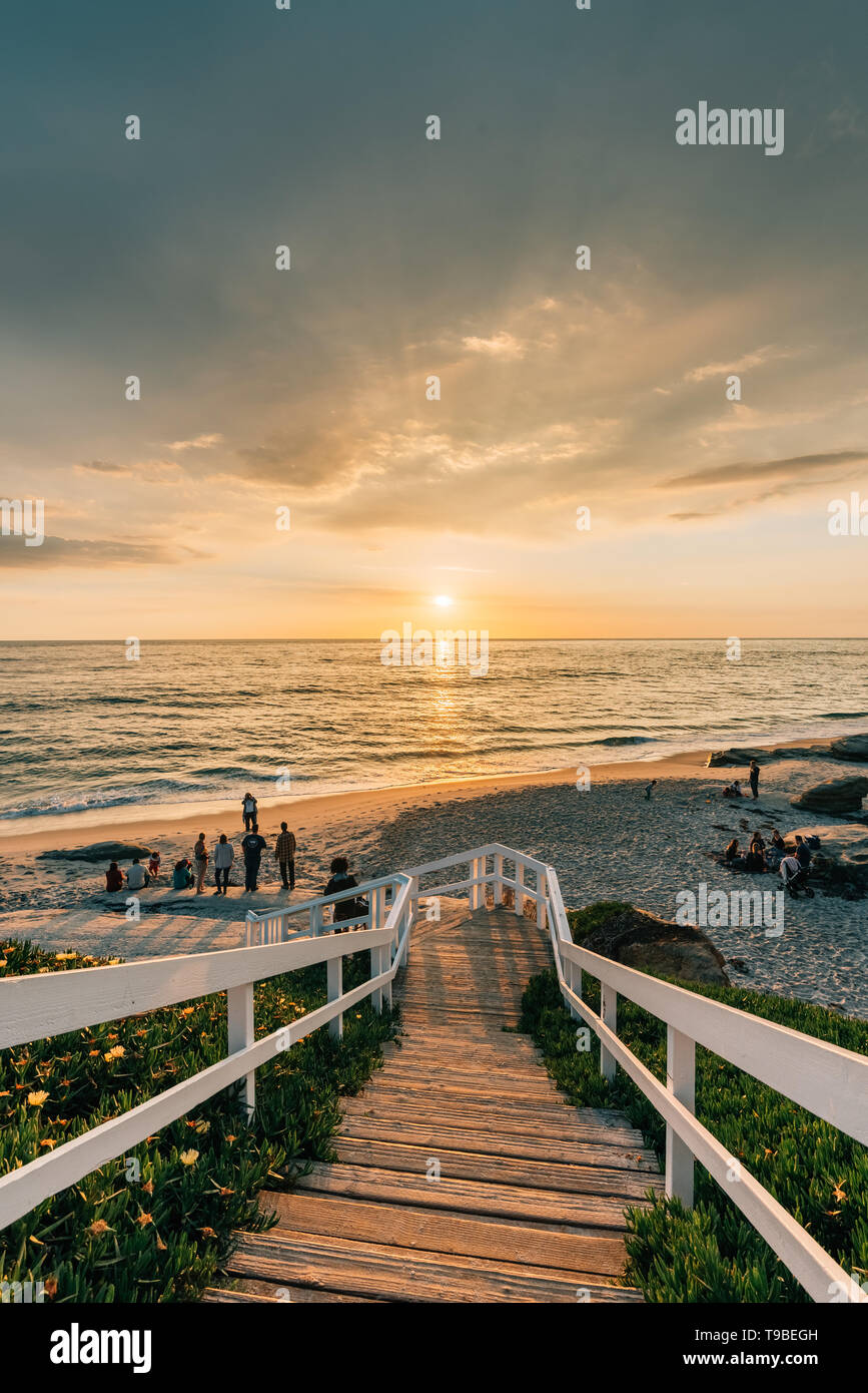 Vibrant Sunset Over A Staircase And The Pacific Ocean At Windansea Beach In La Jolla San Diego California Stock Photo Alamy Vibrant Sunset Over A Staircase And The Pacific Ocean At Windansea Beach In La Jolla San Diego California Stock Photo Alamy