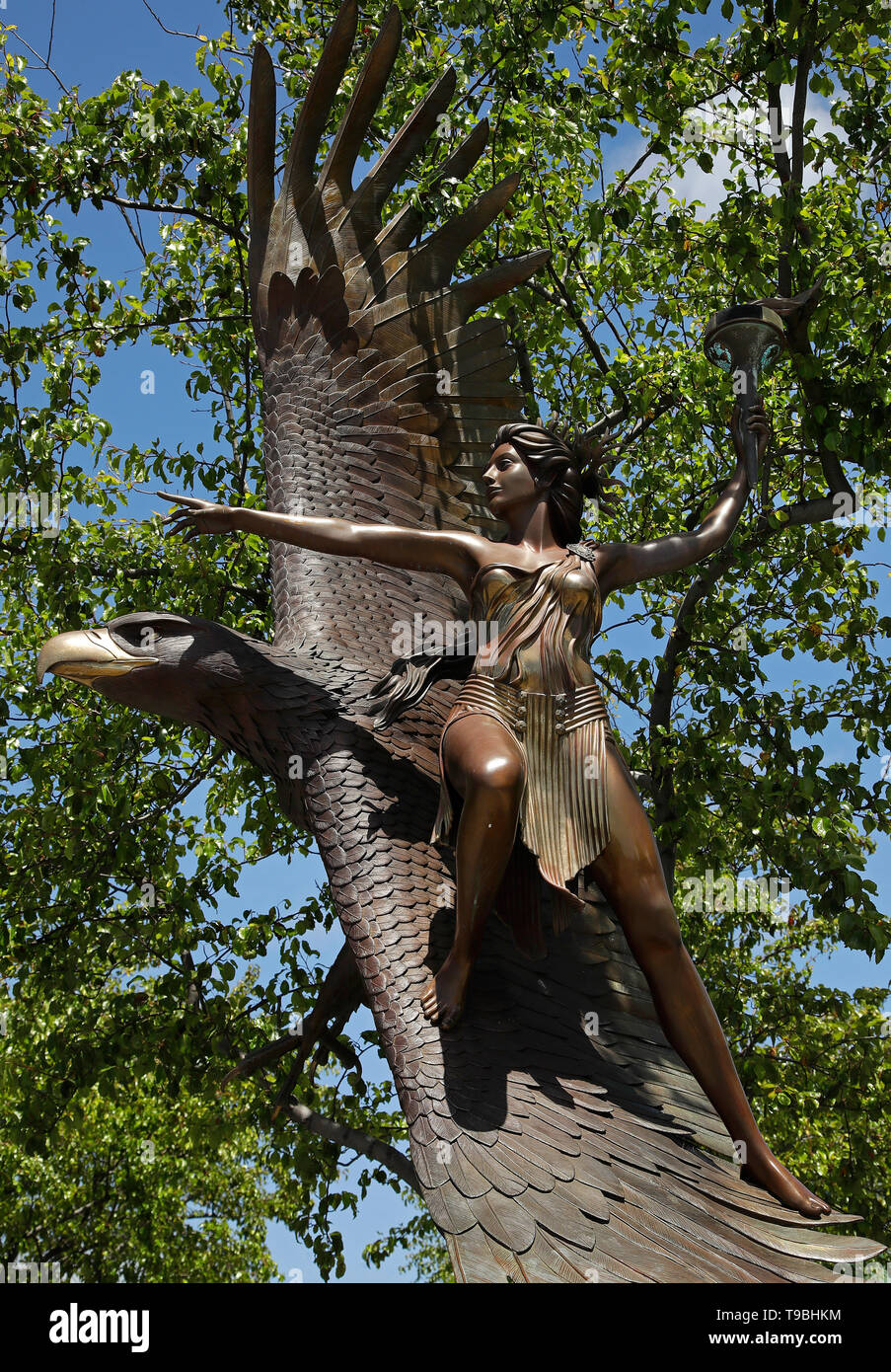 Cheemah, Mother of the Spirit-Fire, bronze monument dedicated to celebrating cultural diversity, world unity and care for the earth, in Oakland, Ca. Stock Photo