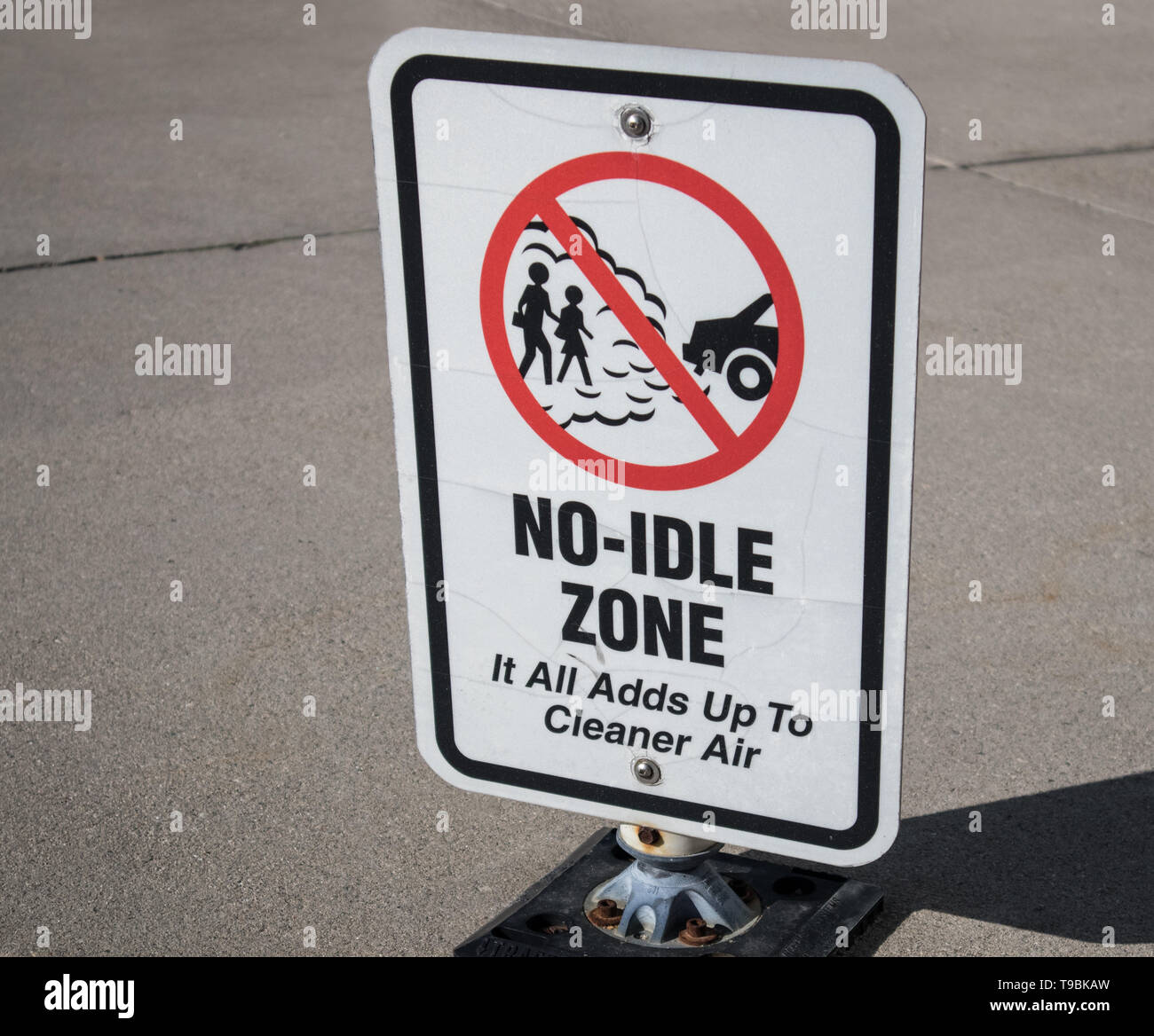 An no- idle zone, turn engine off sign. Stock Photo