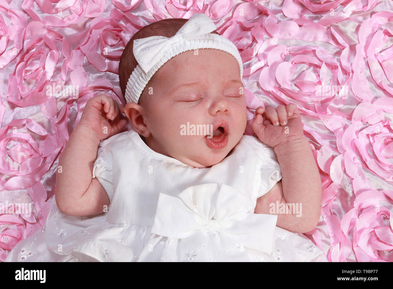Feeding baby girl hi-res stock photography and images - Alamy
