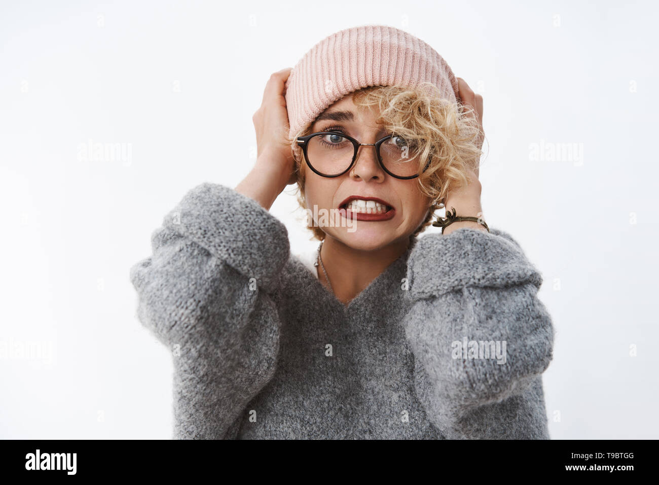 Beanie blond blonde hi-res stock photography and images - Alamy