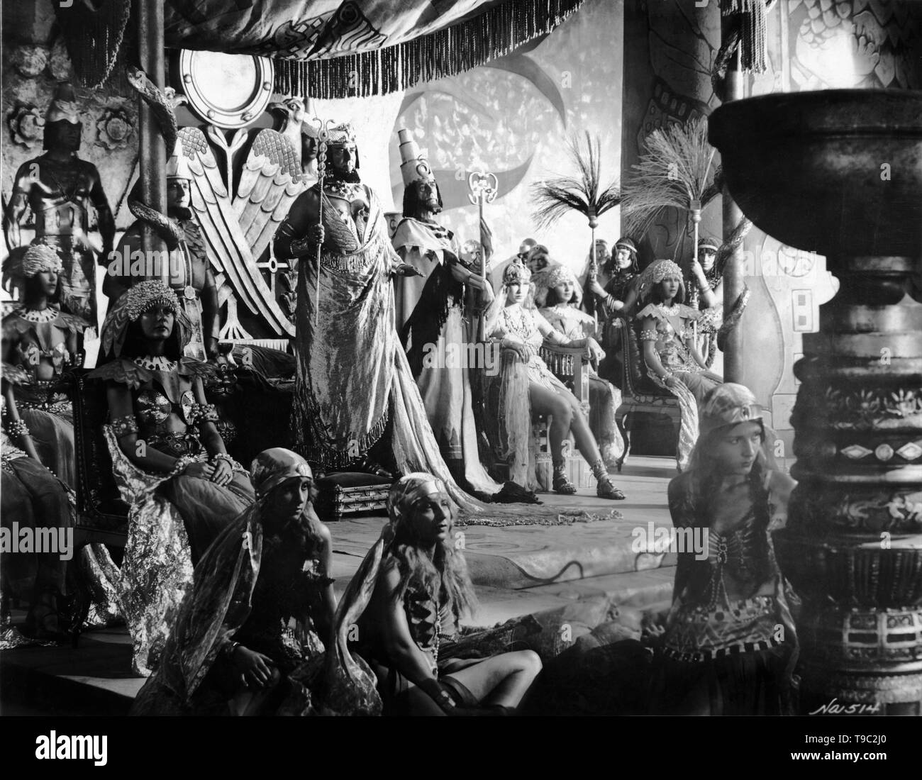 Noah Beery as King Nephilim Nigel De Brulier as High Priest Slave Girls NOAH'S ARK 1928 director Michael Curtiz story Darryl F. Zanuck silent movie with music and sound sequences Warner Bros. Stock Photo