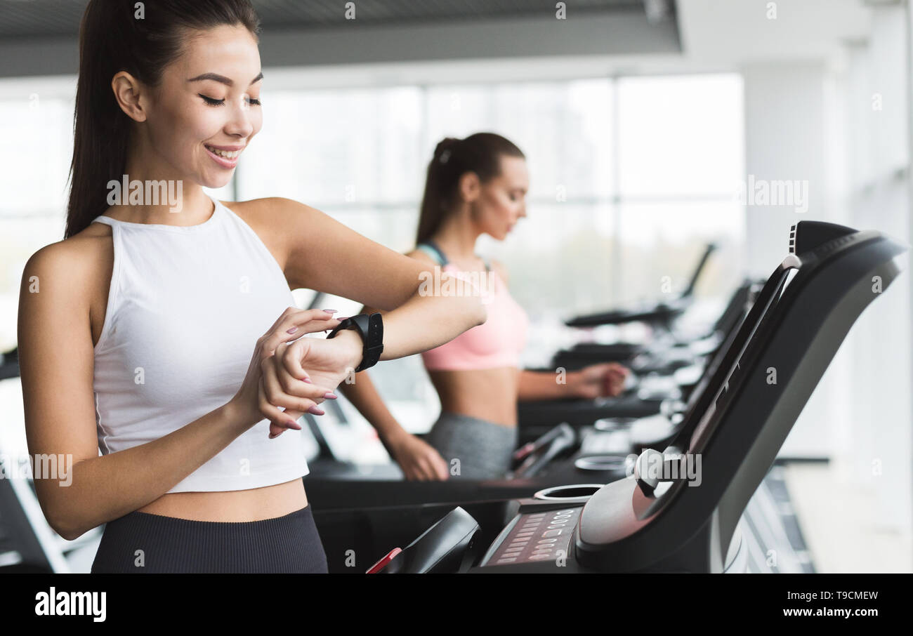 Checking equipment gym hi-res stock photography and images - Alamy
