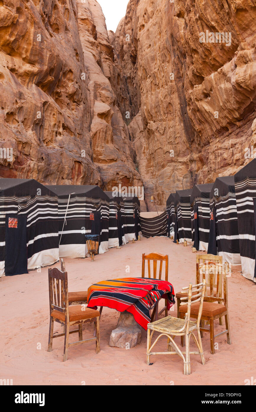 Alojamiento Captain's Camp, Wadi Rum, Jordania, Oriente Medio Stock Photo -  Alamy