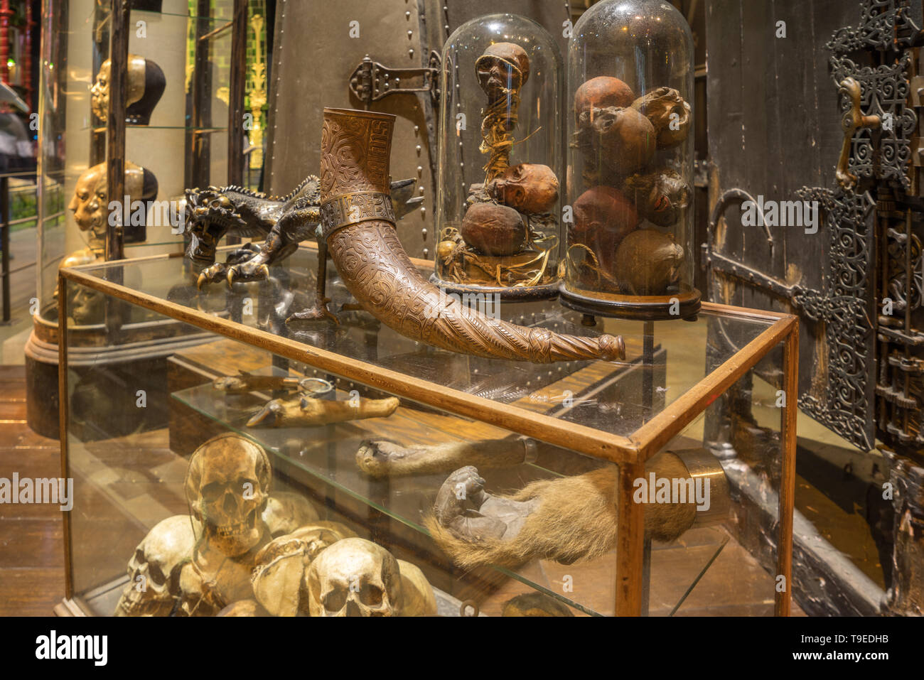 Harry potter props hi-res stock photography and images - Alamy