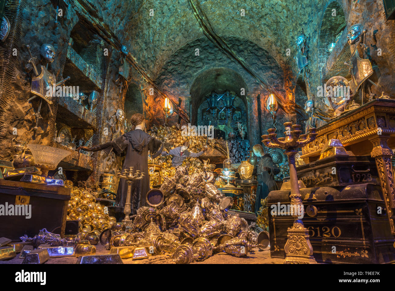 Bank vault in Gringotts Bank, props and costumes used in the production of  the films, Warner Bros. Studio Tour 'The Making of Harry Potter', London  Stock Photo - Alamy