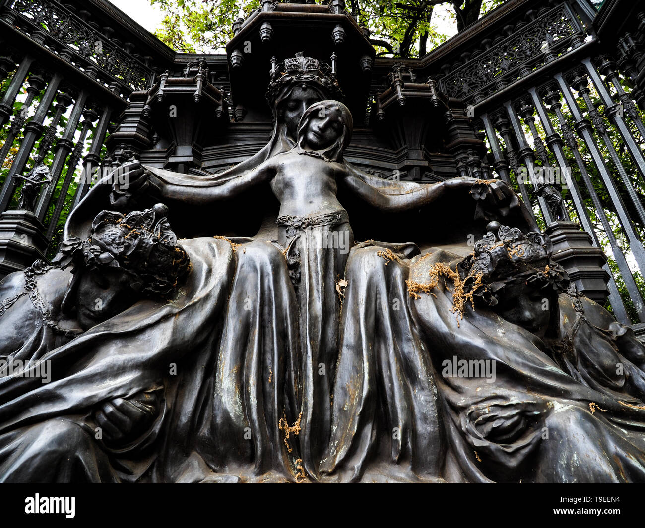 Queen Alexandra Memorial Stock Photo Alamy