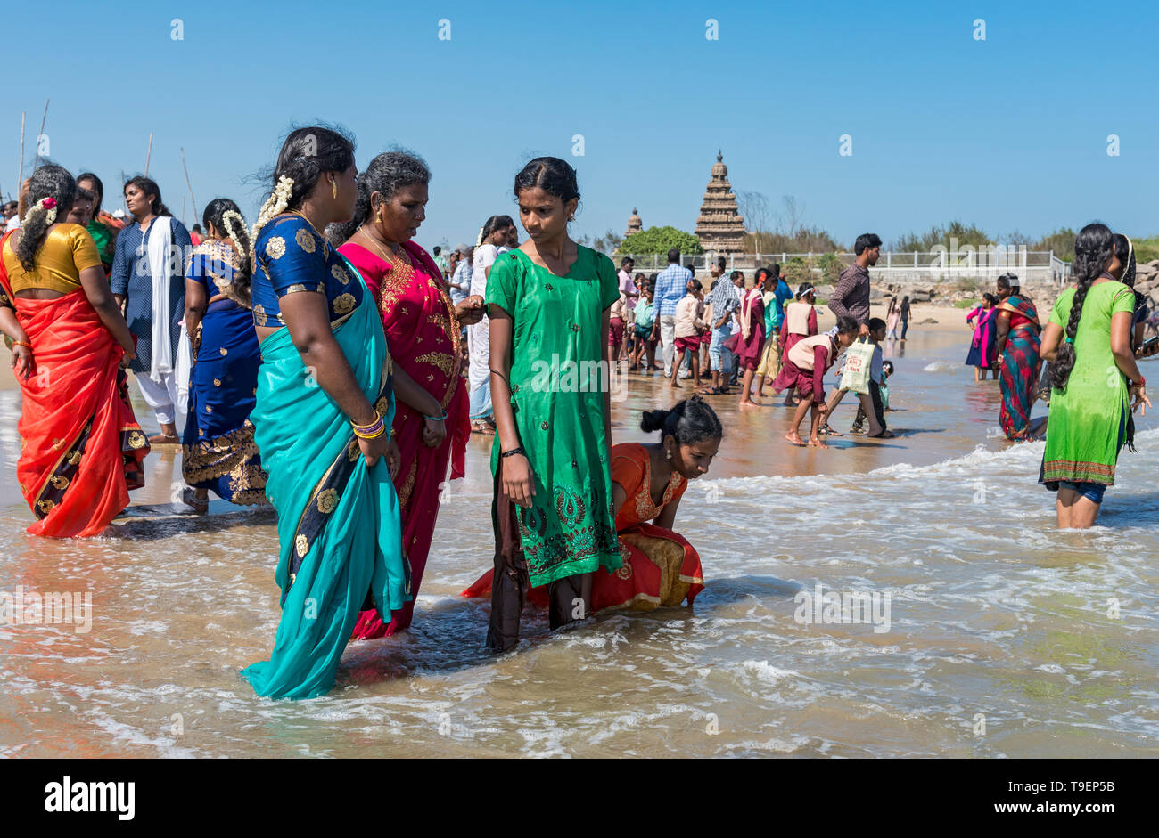 Women in the sari hi-res stock photography and images - Alamy