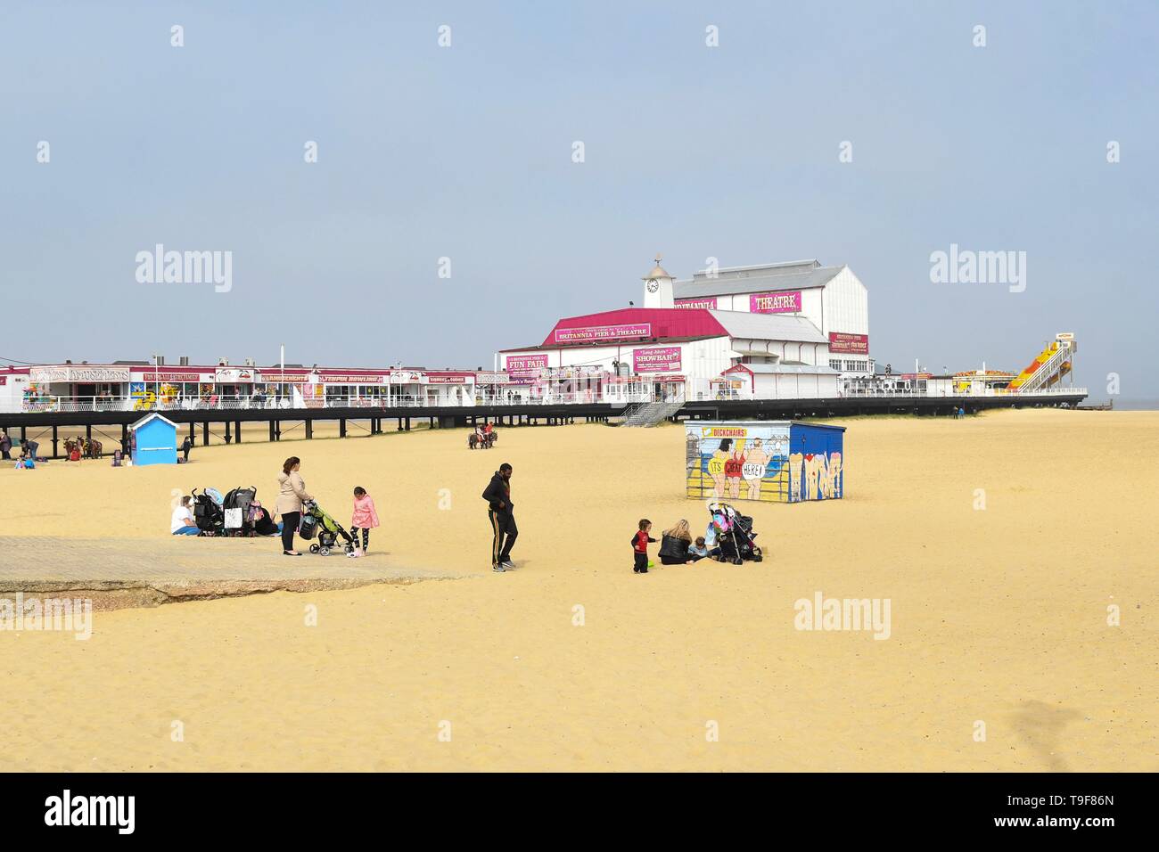 Great Yarmouth Norfolk England 18 May 19 Uk Weather As The Sun Briefly Breaks Through The