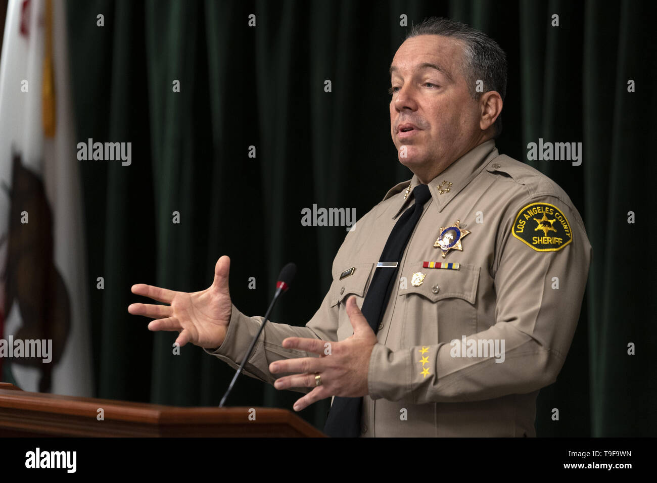 Los Angeles, CA, USA. 27th Feb, 2019. Sheriff Alex Villanueva seen speaking to the media during a press conference in Los Angeles. Credit: Ronen Tivony/SOPA Images/ZUMA Wire/Alamy Live News Stock Photo