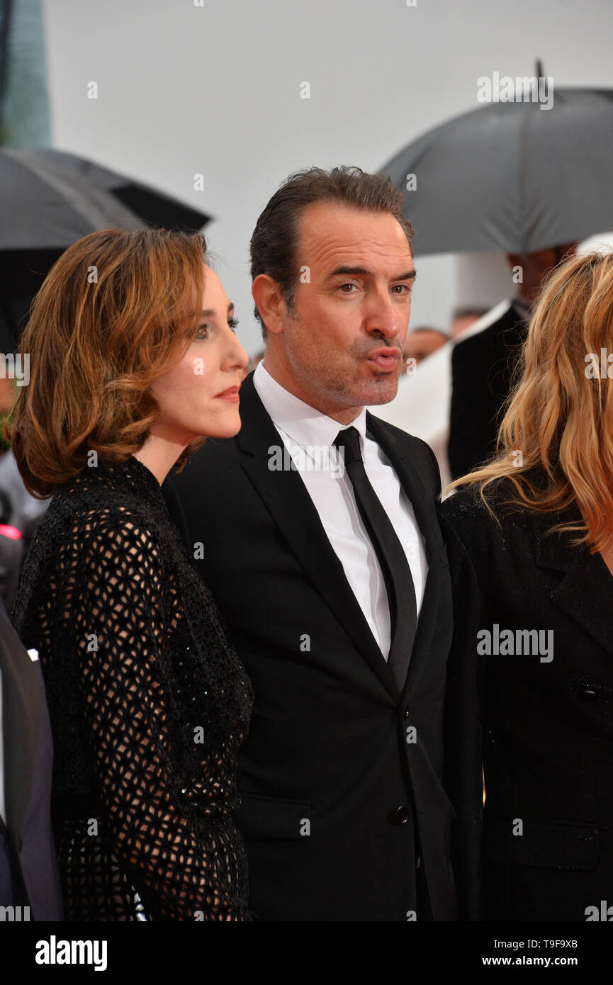 CANNES, FRANCE. May 18, 2019: Jean Dujardin & Elsa Zylberstein  at the gala premiere for 'The Most Beautiful Years of a Life' at the Festival de Cannes. Picture: Paul Smith / Featureflash Credit: Paul Smith/Alamy Live News Credit: Paul Smith/Alamy Live News Stock Photo
