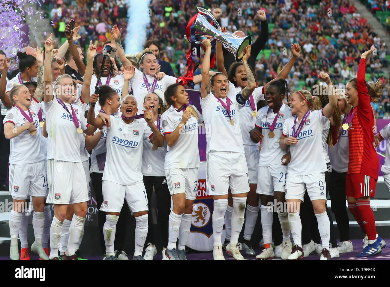 Budapest, Hungary. 18th May, 2019. Olympique Lyonnais players celebrate  with Trophy during the UEFA Women's Champions League Final between  Olympique Lyonnais and FC Barcelona Women at Groupama Arena on May 18, 2019
