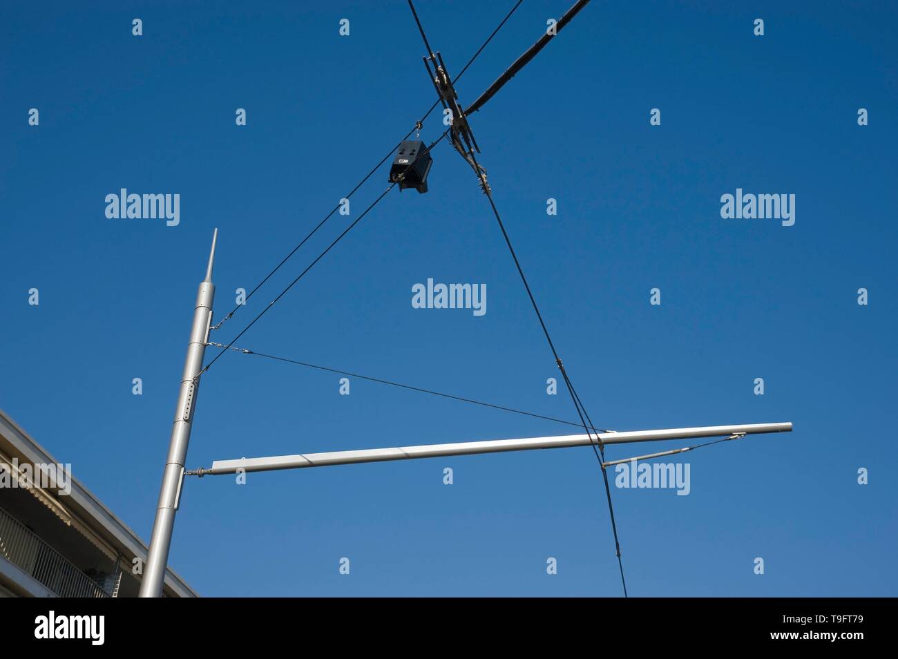 Nizza, moderne Straßenbahn, Oberleitung - Nice, Modern Tramway, Overhead Wire Stock Photo