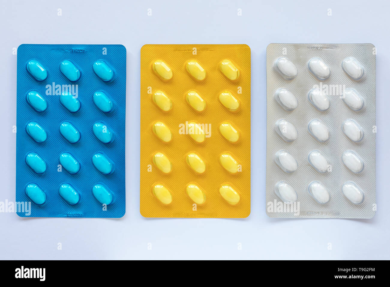 Download Yellow Pills Blister Pack High Resolution Stock Photography And Images Alamy Yellowimages Mockups