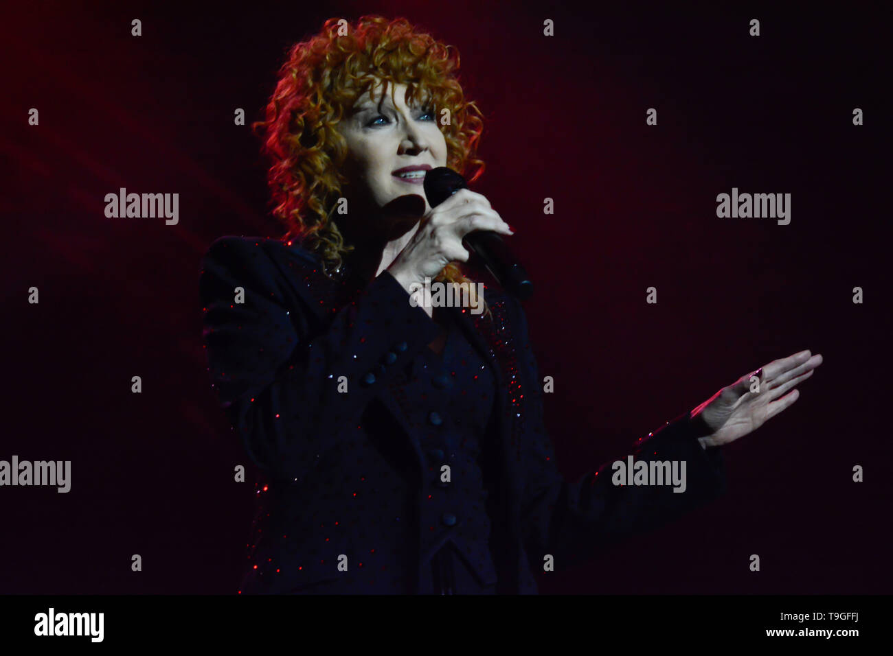 Italian famous singer hi-res stock photography and images - Page 5 - Alamy