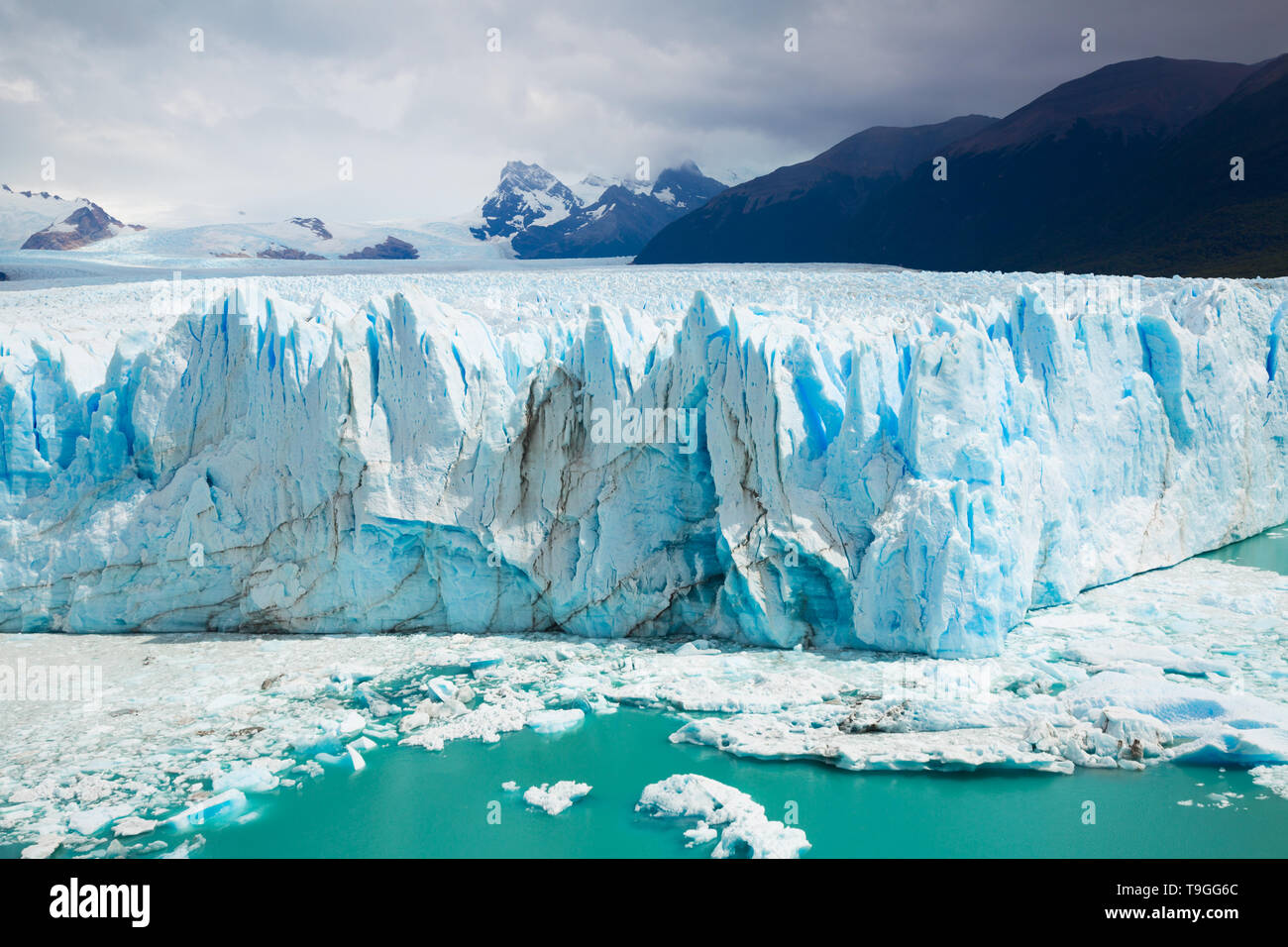 Steep Slope Of Glacier Perito Moreno Glaciar Perito Moreno Located In National Park Los Glyacious Patagonia Argentina Stock Photo Alamy