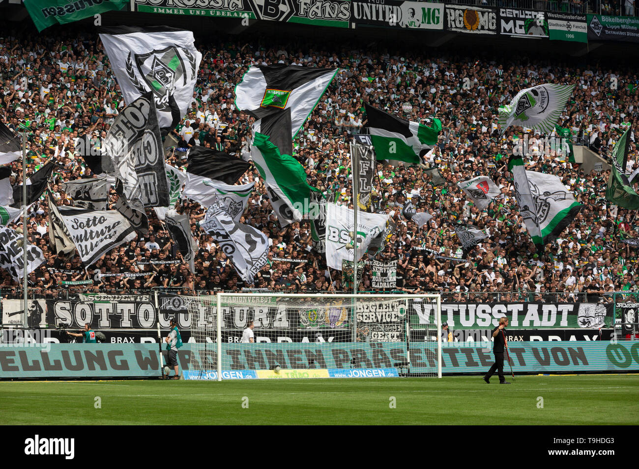 Gladbach Fans High Resolution Stock Photography And Images Alamy