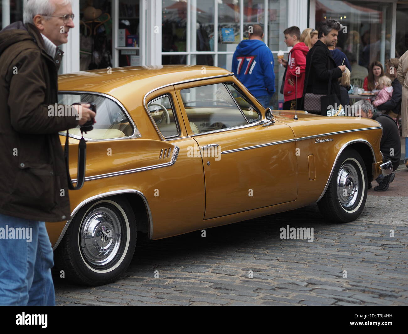 Faversham, Kent, UK. 19th May, 2019. 25th Faversham Transport Weekend: the second day of this annual transport festival now in its 25th year showcasing a wide range of vintage cars and vehicles. Pic: a 1960 Studebaker Gold Hawk. Credit: James Bell/Alamy Live News Stock Photo