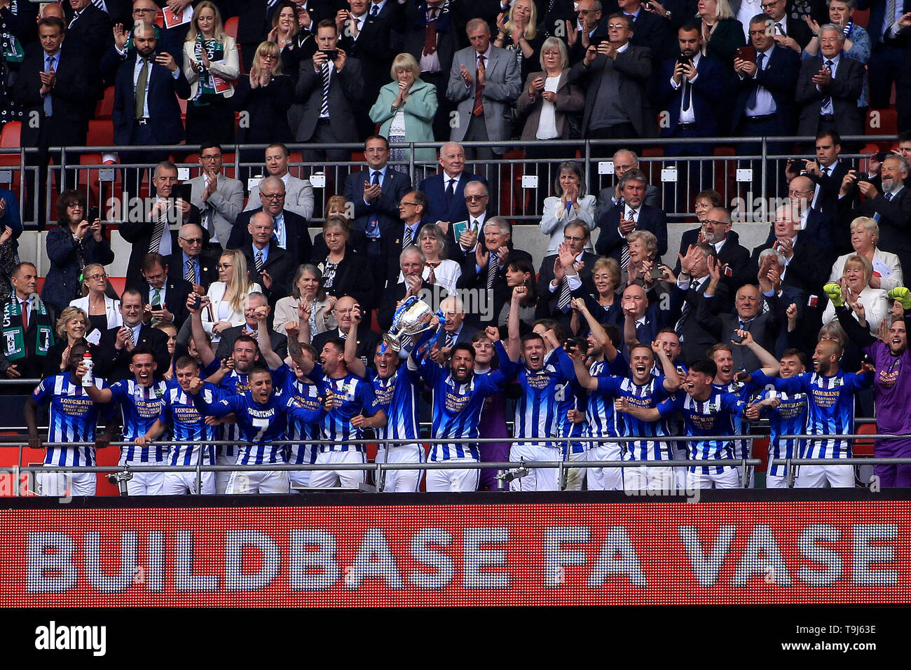 Royal box wembley hi-res stock photography and images - Alamy