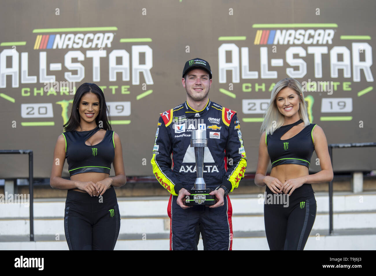 Concord, North Carolina, USA. 19th May, 2019. Alex Bowman (88) advances onto the Monster Energy All-Star Race at Charlotte Motor Speedway in Concord, North Carolina