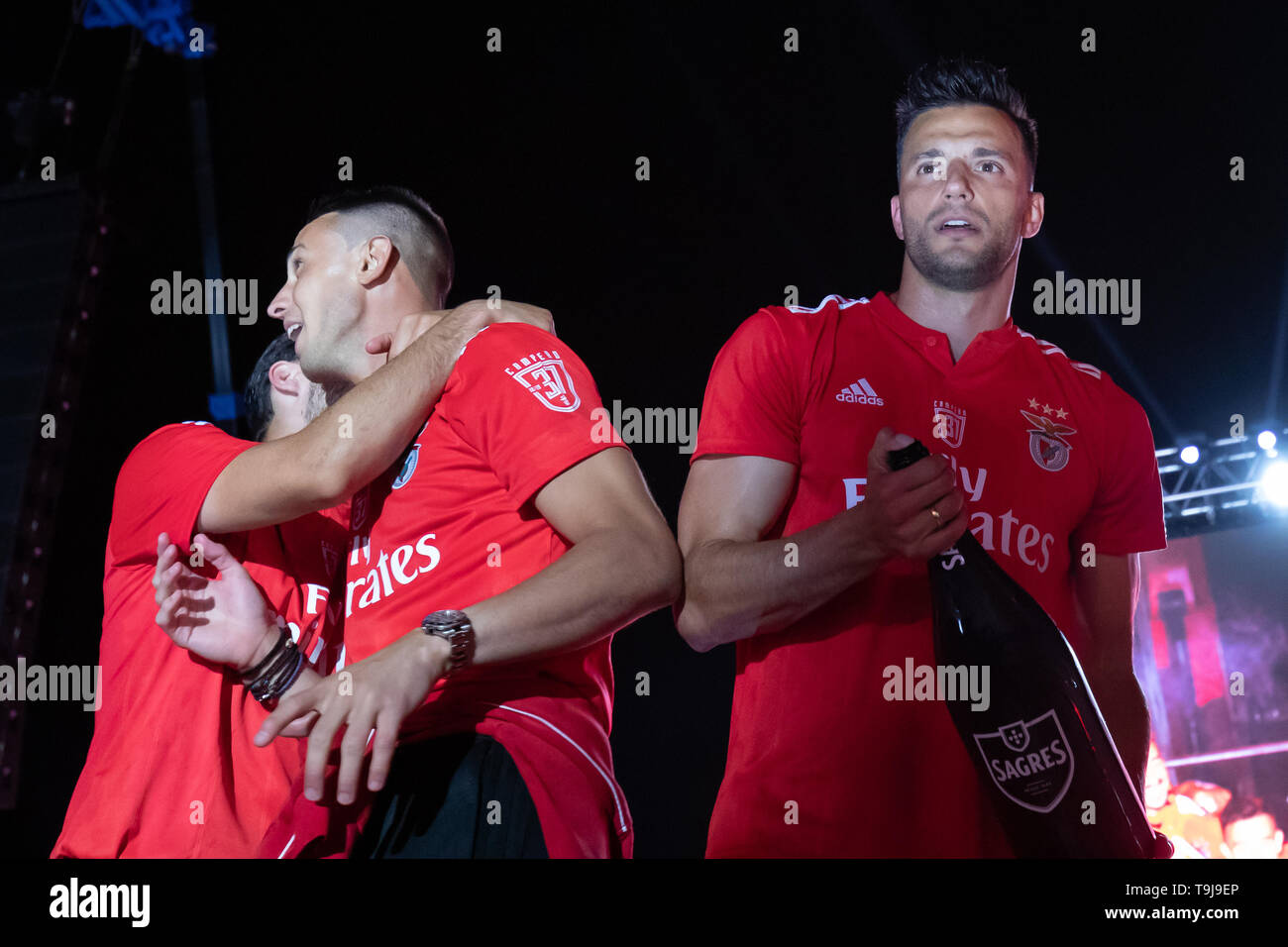 Lisbon, Portugal. 19th May, 2019. Benfica's midfielder from Greece Andreas Samaris (22) celebrate after winning the championship Credit: Alexandre de Sousa/Alamy Live News Stock Photo