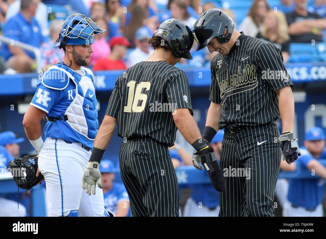 Lexington, KY, USA. 17th May, 2019. Vanderbilt's Austin Martin (16) and JJ Bleday (right) celebrate Bleday's home run while Kentucky's Coltyn Kessler looks on during a game between the Kentucky Wildcats and the Vanderbilt Commodores at Kentucky Pride Park in Lexington, KY. Kevin Schultz/CSM/Alamy Live News Stock Photo