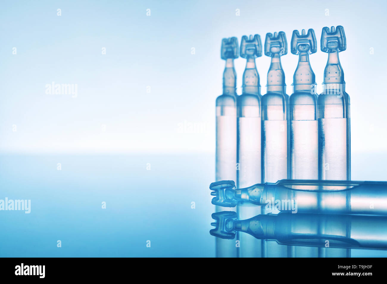 Artificial tears eye drops encapsulated in plastic pipettes and