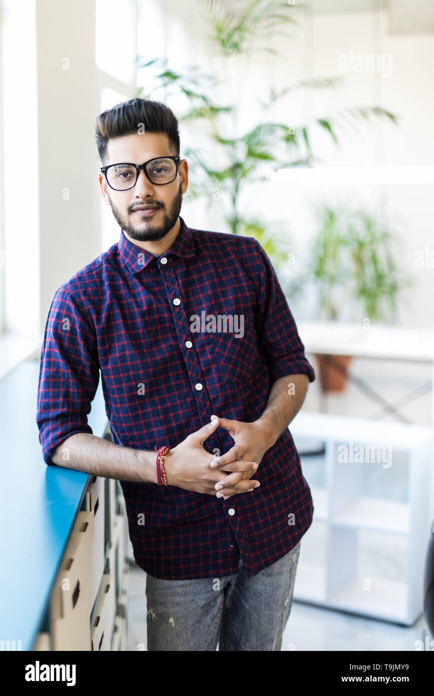 Indian business man standing hi-res stock photography and images - Alamy