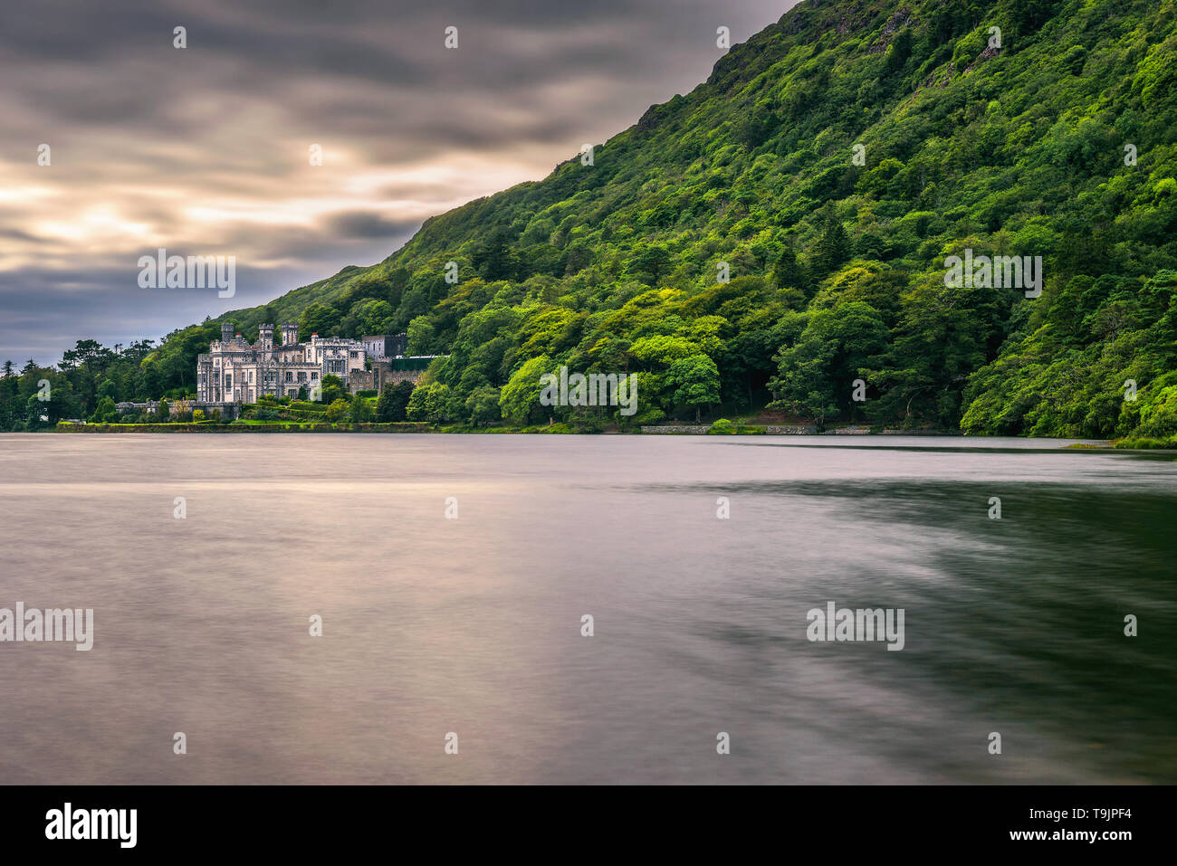 Kylemore Abbey in Ireland and the Pollacapall Lough Stock Photo