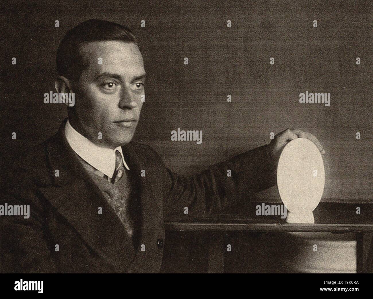 Nikolai suetin hi-res stock photography and images - Alamy